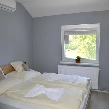 Panzió Halászcsárda étterem és *