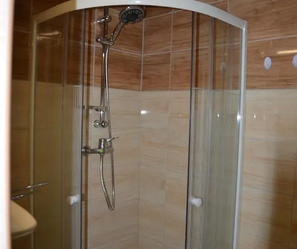 Halaszcsarda Etterem Es Panzio Galambok