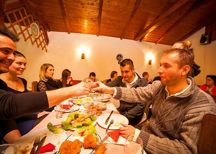 Frühstückspension Halaszcsarda Etterem Es Panzio