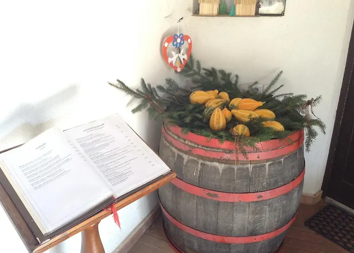 Halaszcsarda Etterem Es Panzio Galambok