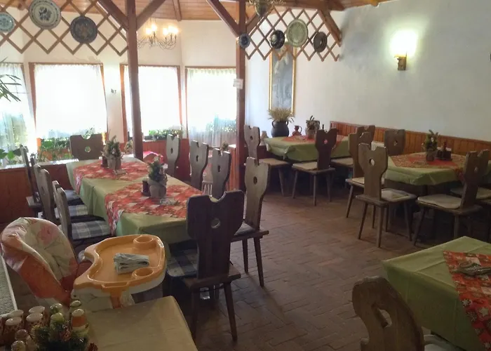 Halaszcsarda Etterem Es Panzio * Galambok